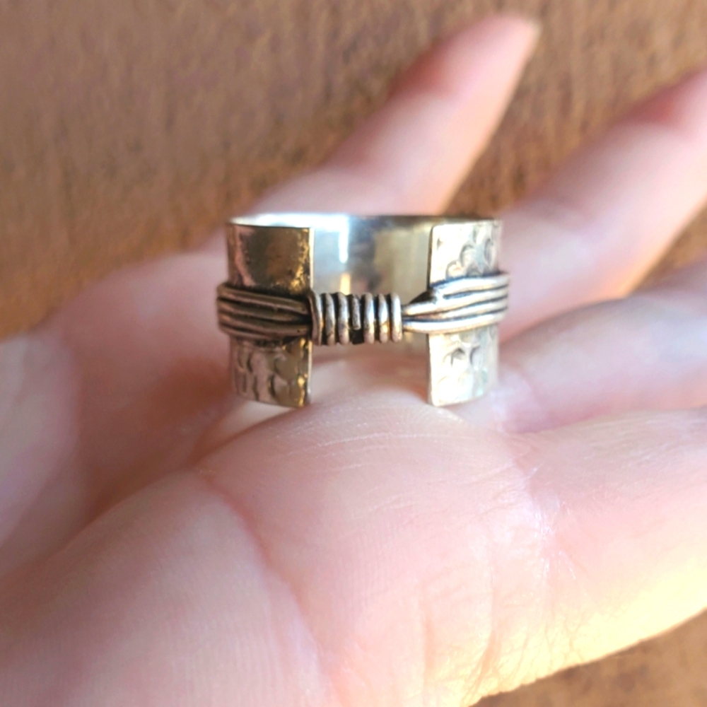 New Unique Twisted Silver Band Ring.